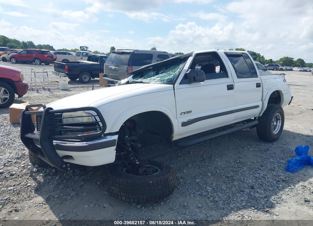 2002 CHEVROLET S-10 LS VIN: 1GCDT13W22K103748