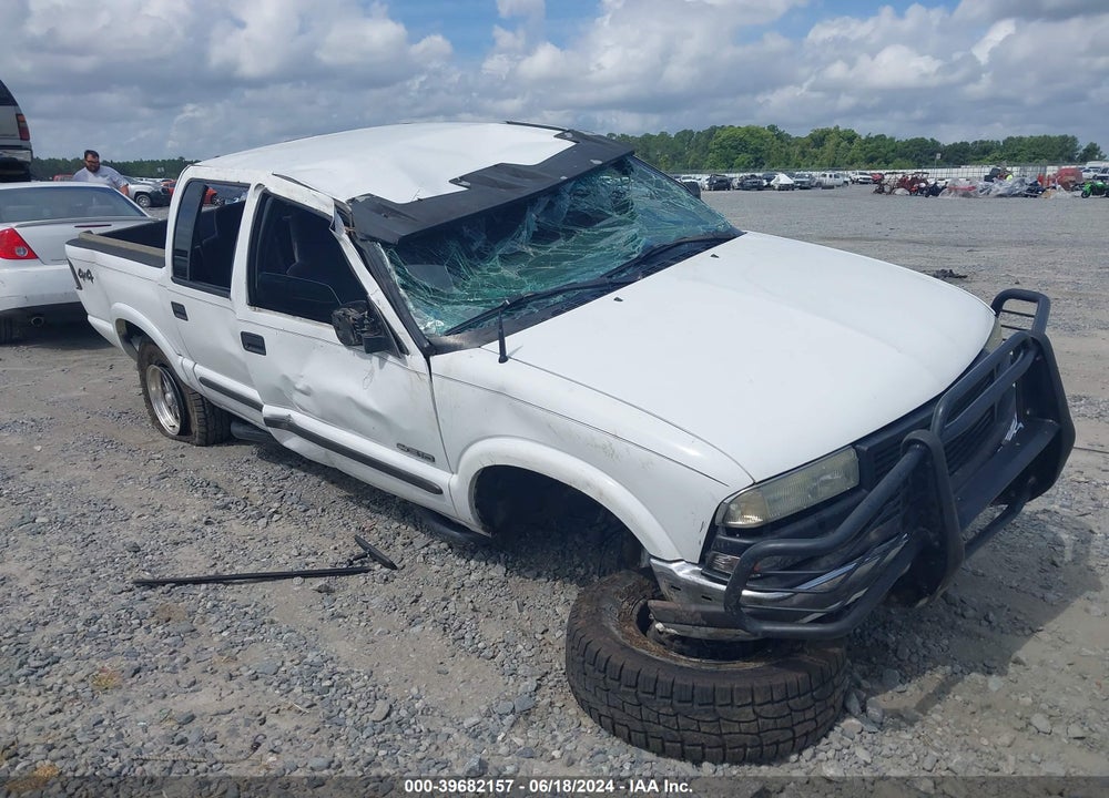 2002 CHEVROLET S-10 LS VIN: 1GCDT13W22K103748