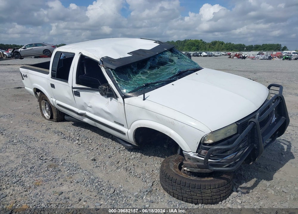 2002 CHEVROLET S-10 LS VIN: 1GCDT13W22K103748
