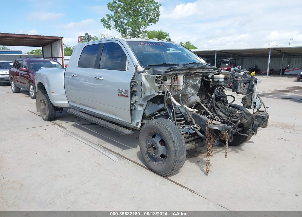 2017 RAM 3500 SLT MEGA CAB 4X4 6'4 BOX VIN: 3C63RRLL9HG549921