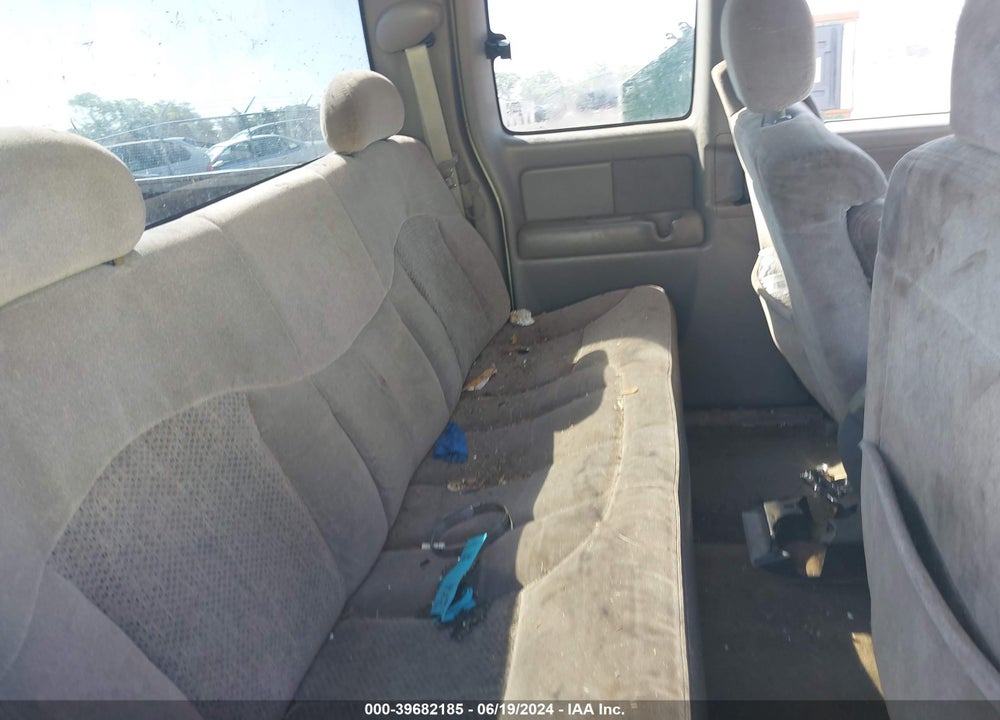 2000 CHEVROLET SILVERADO 1500 LS VIN: 1GCEK19T7YE385560