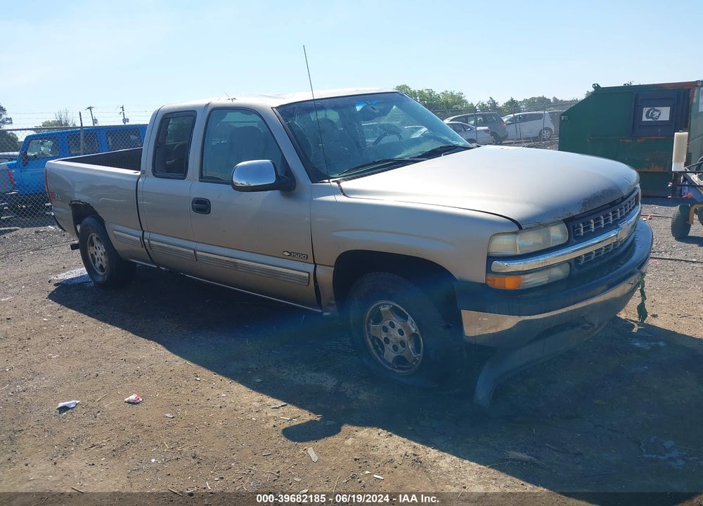 2000 CHEVROLET SILVERADO 1500 LS VIN: 1GCEK19T7YE385560