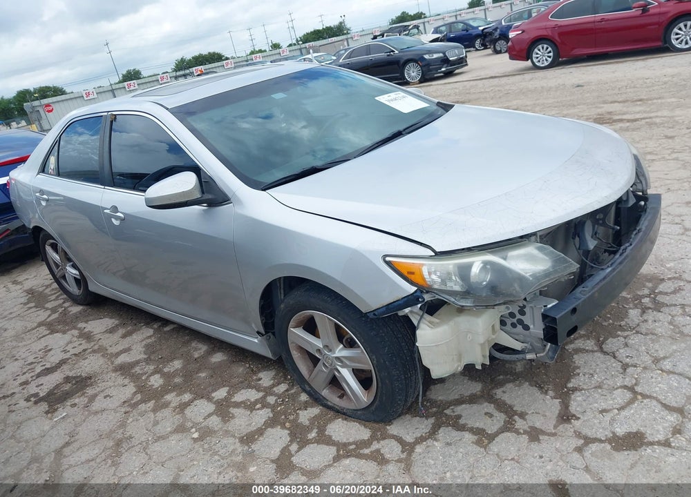 2014 TOYOTA CAMRY SE VIN: 4T1BF1FK4EU755136