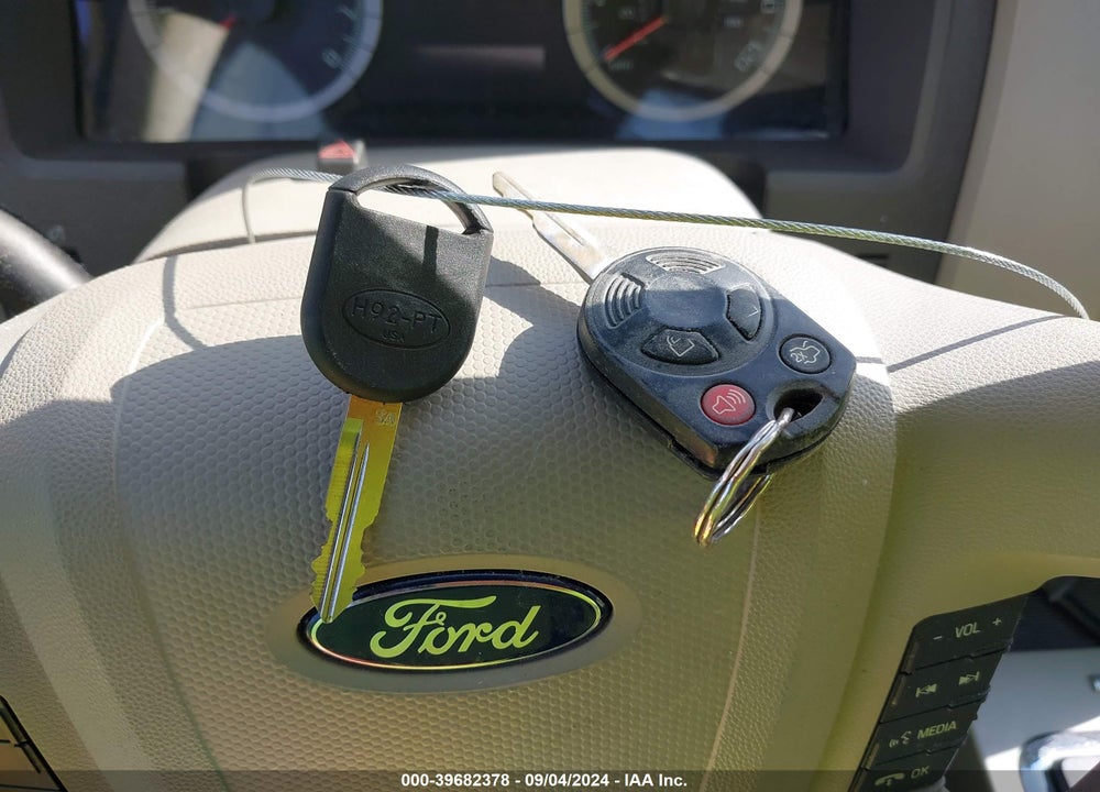 2009 FORD ESCAPE XLT VIN: 1FMCU03G99KD04998