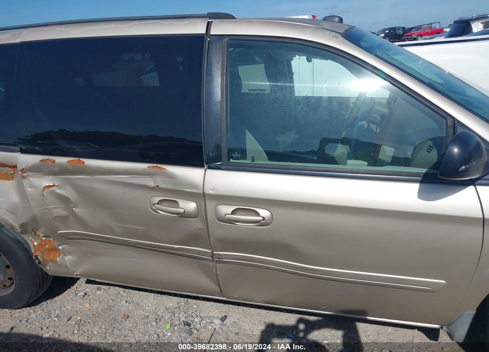 2005 CHRYSLER TOWN & COUNTRY LX VIN: 2C4GP44RX5R597195