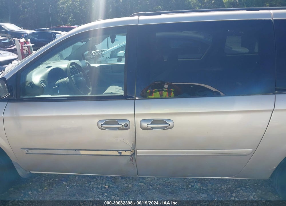 2005 CHRYSLER TOWN & COUNTRY LX VIN: 2C4GP44RX5R597195