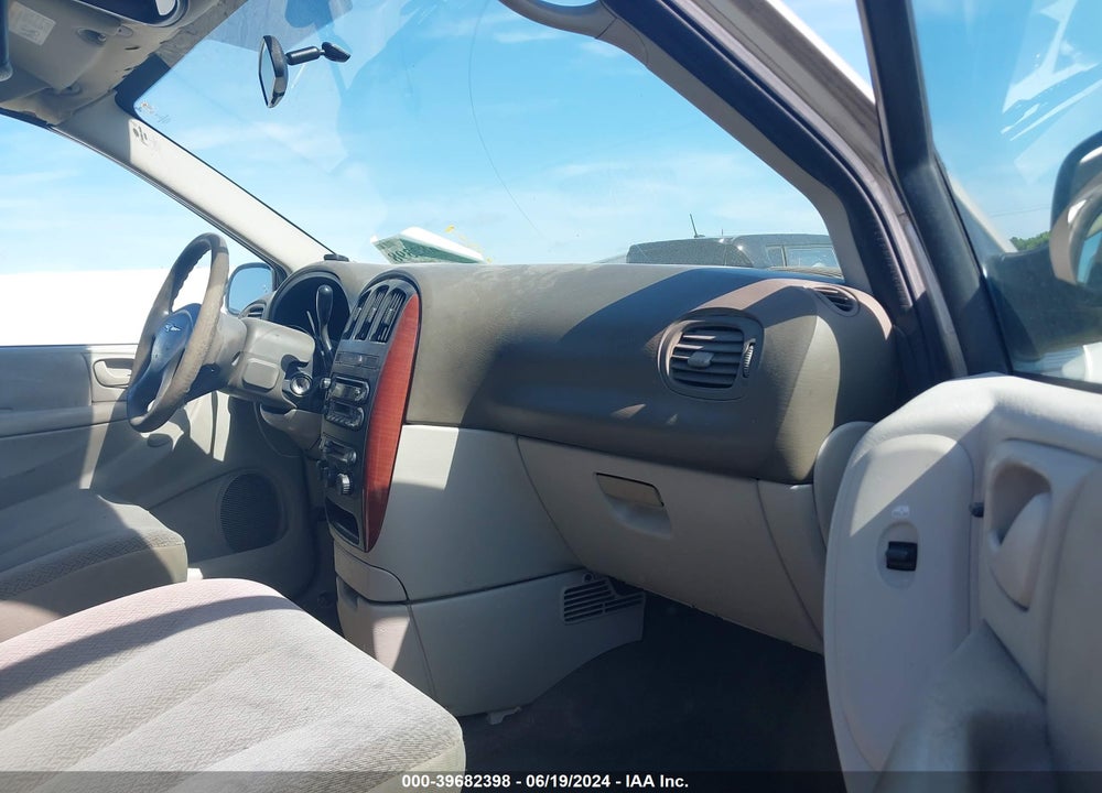 2005 CHRYSLER TOWN & COUNTRY LX VIN: 2C4GP44RX5R597195