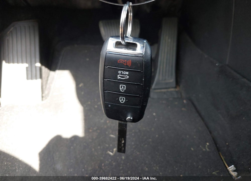 2019 KIA OPTIMA LX VIN: 5XXGT4L36KG296355