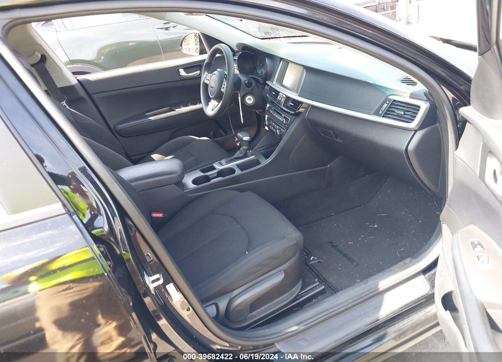 2019 KIA OPTIMA LX VIN: 5XXGT4L36KG296355