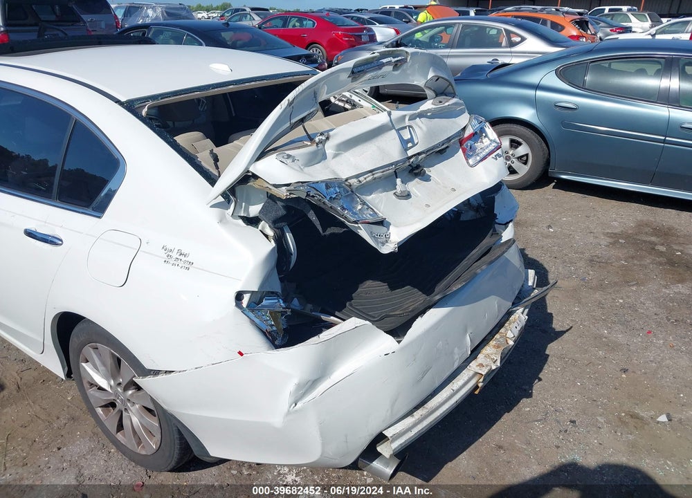 2013 HONDA ACCORD VIN: 1HGCR3F88DA044864