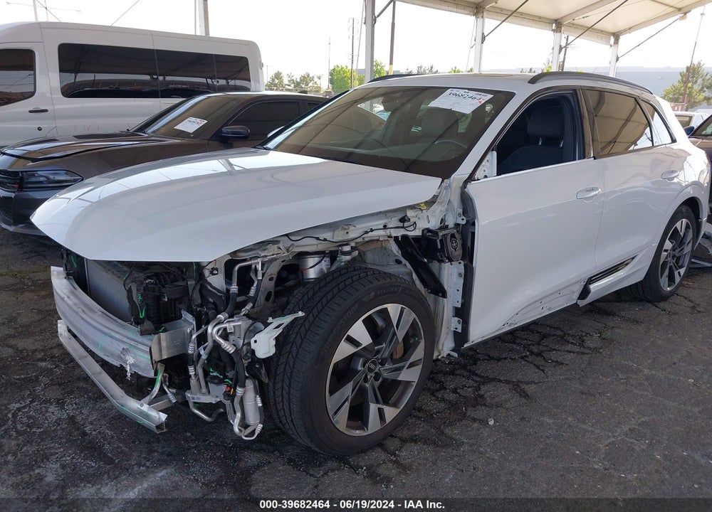 2022 AUDI E-TRON PREMIUM QUATTRO VIN: WA1AAAGE1NB014021