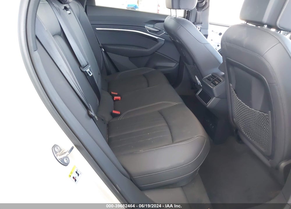 2022 AUDI E-TRON PREMIUM QUATTRO VIN: WA1AAAGE1NB014021