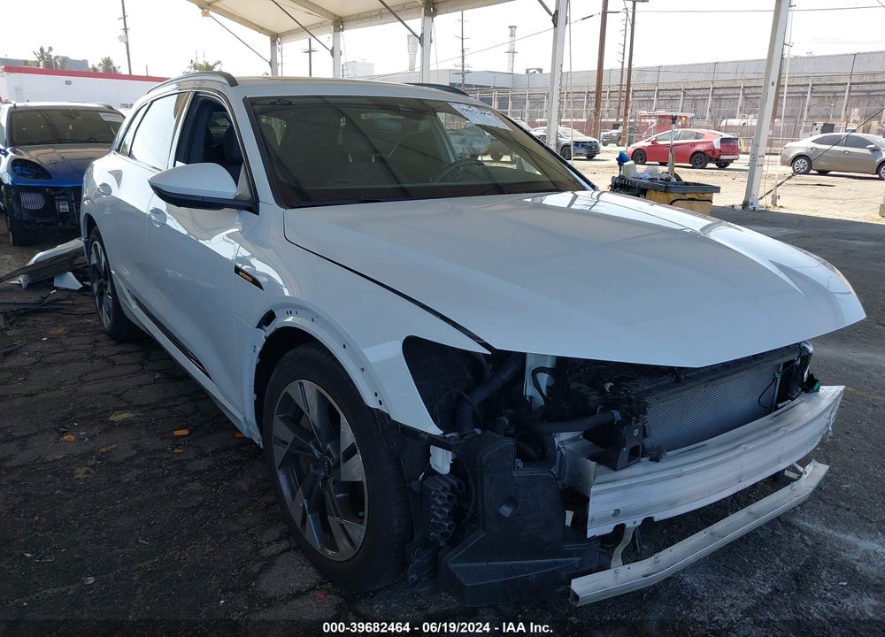 2022 AUDI E-TRON PREMIUM QUATTRO VIN: WA1AAAGE1NB014021