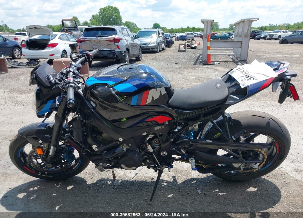 2023 BMW M 1000 R VIN: WB10E8302P6G94869