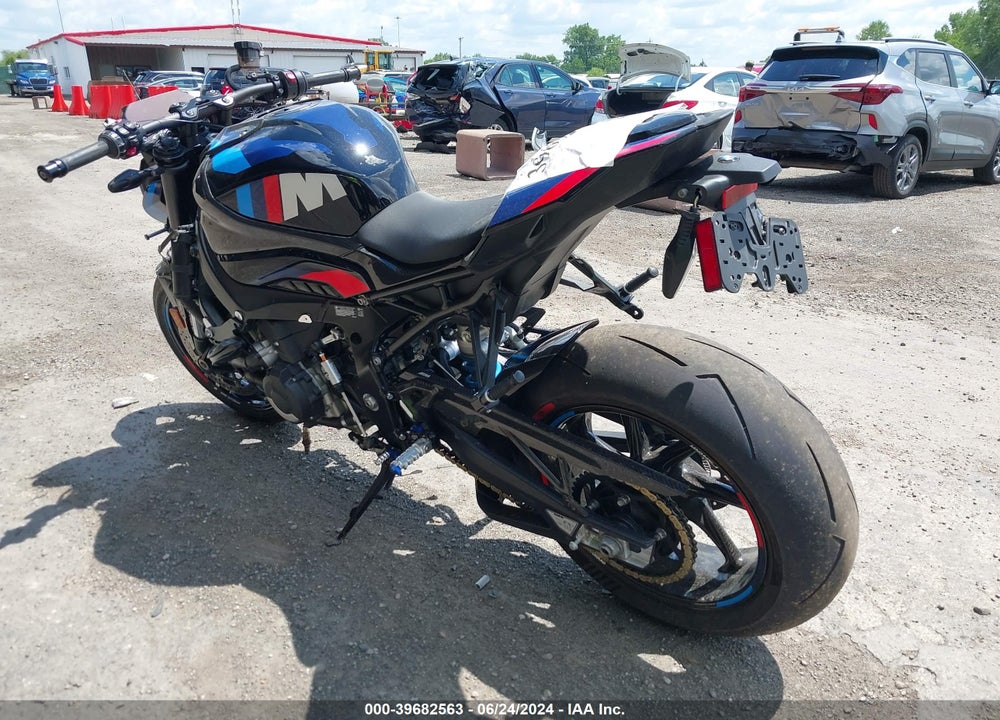 2023 BMW M 1000 R VIN: WB10E8302P6G94869