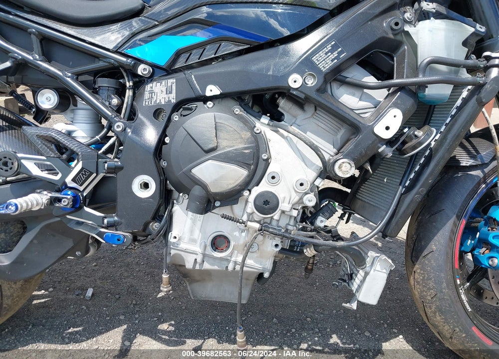 2023 BMW M 1000 R VIN: WB10E8302P6G94869