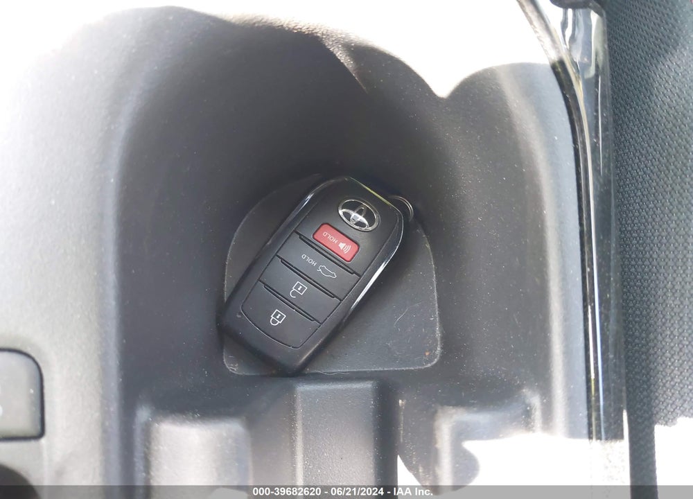 2024 TOYOTA COROLLA SE VIN: 5YFP4MCE4RP185951