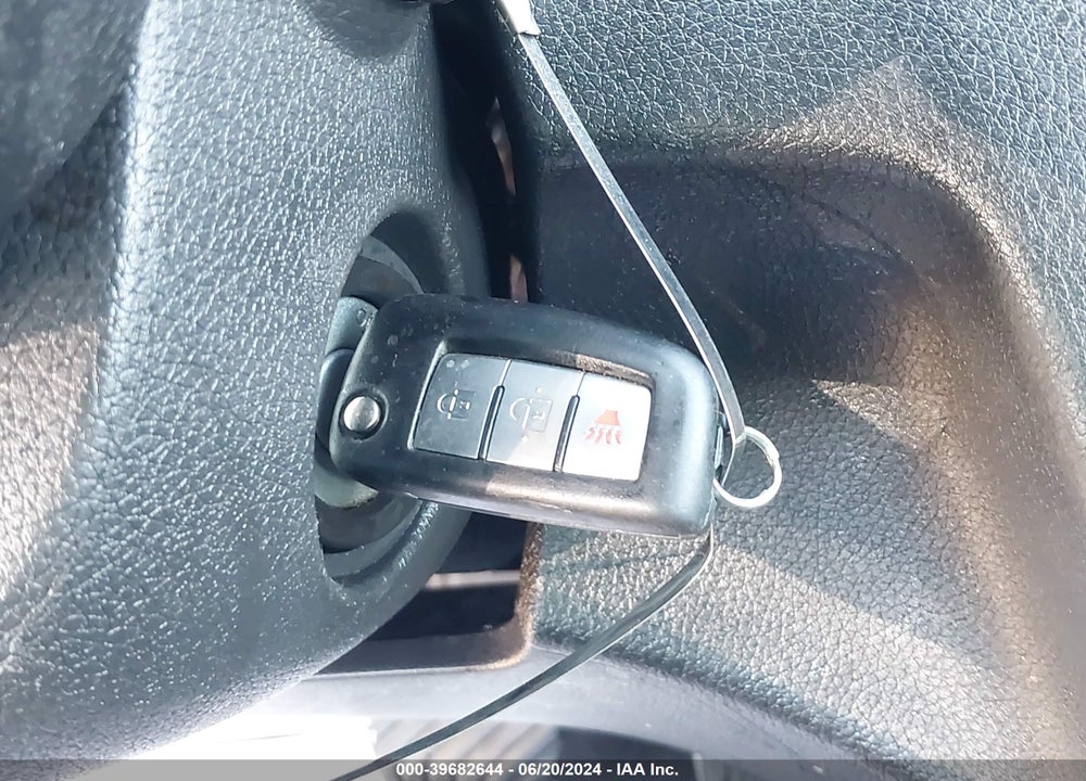 2017 NISSAN ROGUE S VIN: 5N1AT2MV6HC873917