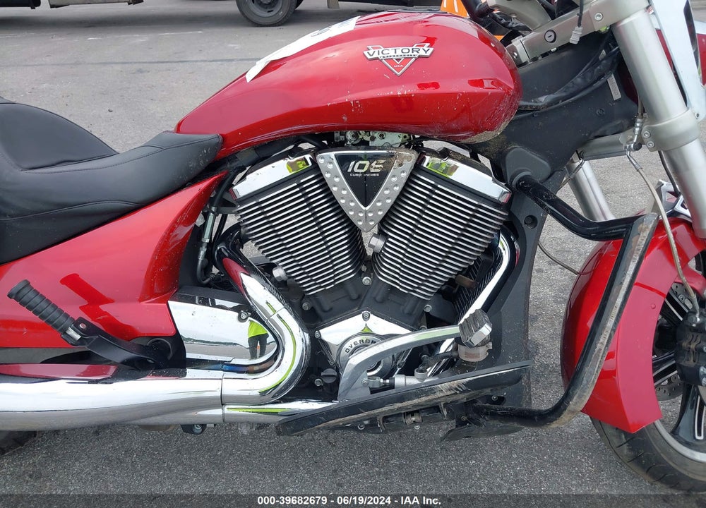 2011 VICTORY MOTORCYCLES CROSS ROADS STANDARD VIN: 5VPBB36N5B3008203