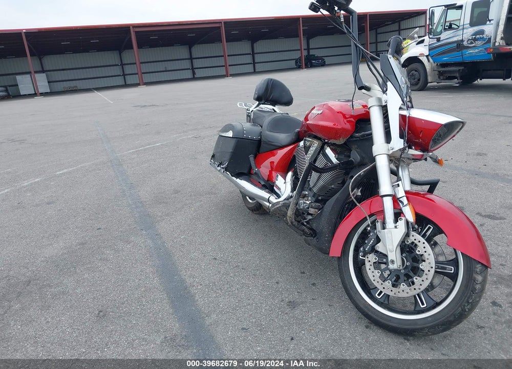 2011 VICTORY MOTORCYCLES CROSS ROADS STANDARD VIN: 5VPBB36N5B3008203