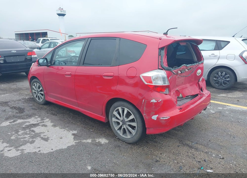 2013 HONDA FIT SPORT VIN: JHMGE8H52DC062047