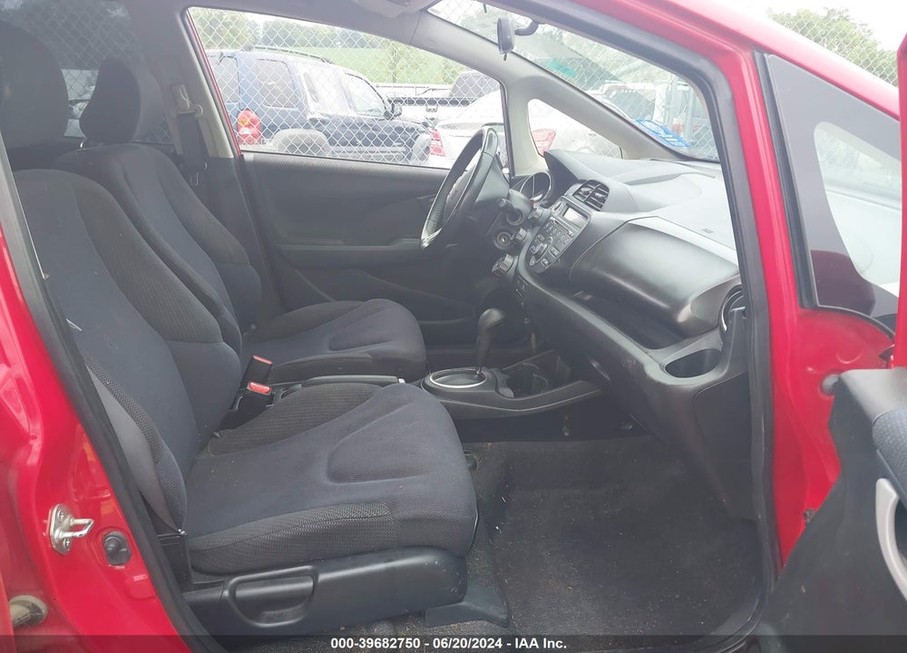 2013 HONDA FIT SPORT VIN: JHMGE8H52DC062047