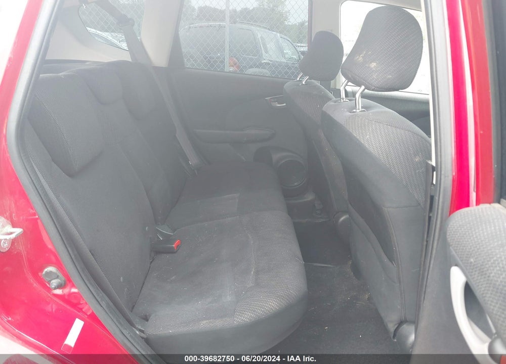 2013 HONDA FIT SPORT VIN: JHMGE8H52DC062047