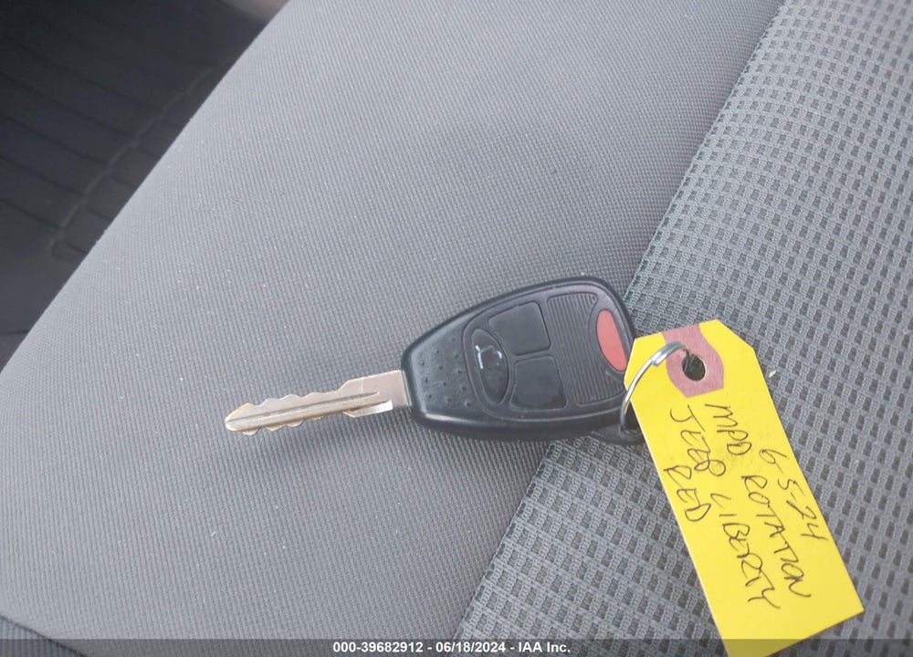 2008 JEEP LIBERTY SPORT VIN: 1J8GN28K28W287926