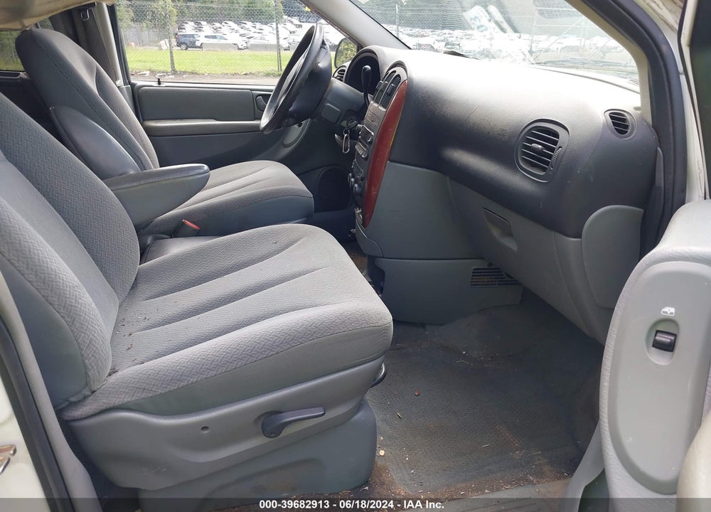 2005 CHRYSLER TOWN & COUNTRY VIN: 1C4GP45R95B442151