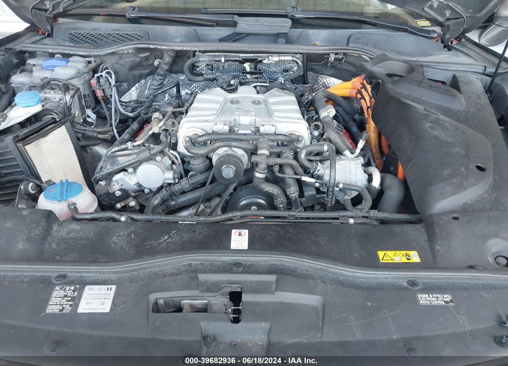 2016 PORSCHE CAYENNE E-HYBRID S VIN: WP1AE2A27GLA60852