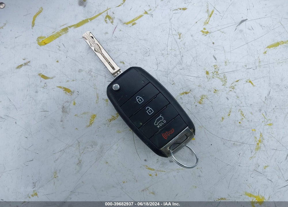 2014 KIA SORENTO LX VIN: 5XYKT3A61EG455767