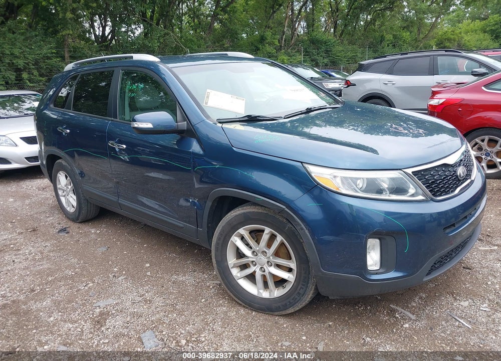 2014 KIA SORENTO LX VIN: 5XYKT3A61EG455767