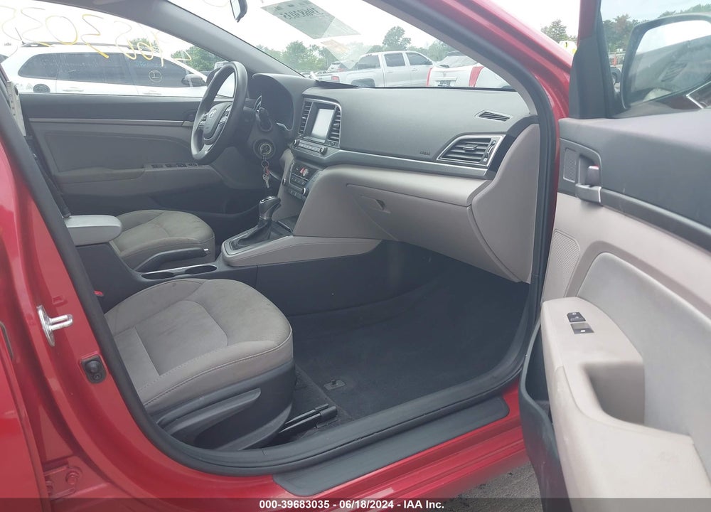 2017 HYUNDAI ELANTRA SE VIN: 5NPD84LF7HH134231