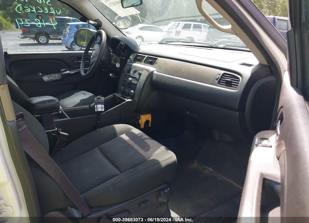 2013 CHEVROLET TAHOE COMMERCIAL VIN: 1GNLC2E01DR219888