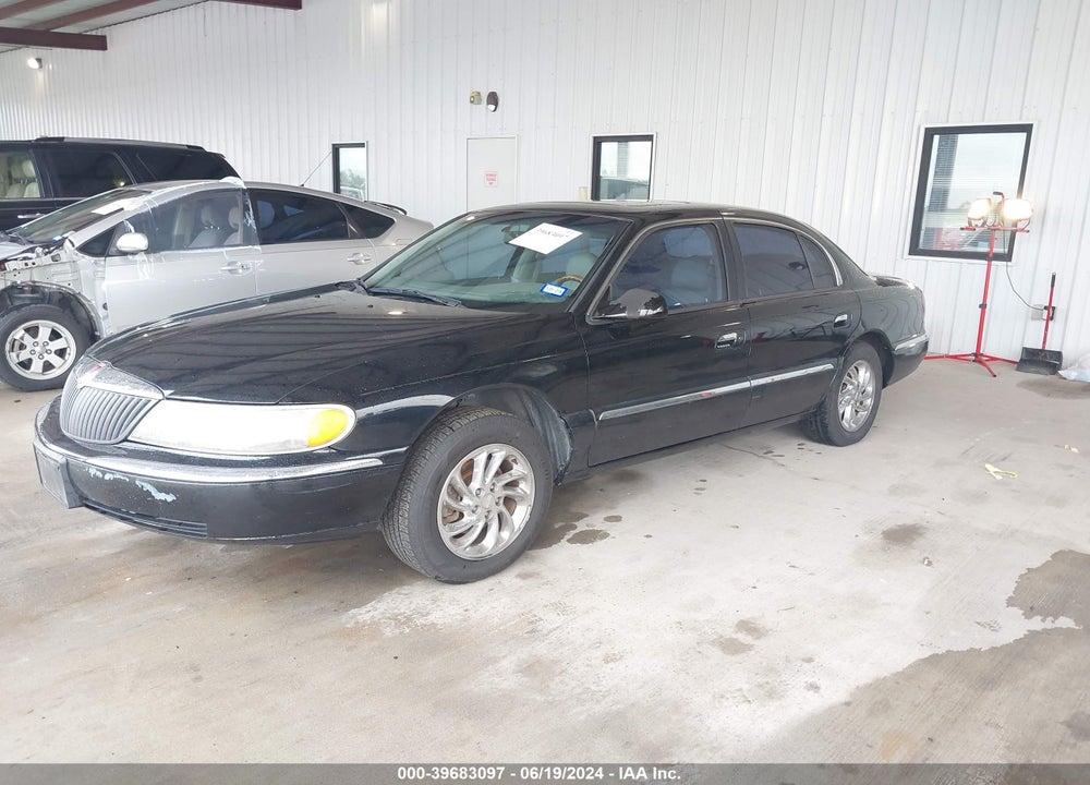 2000 LINCOLN CONTINENTAL VIN: 1LNHM97V8YY800602