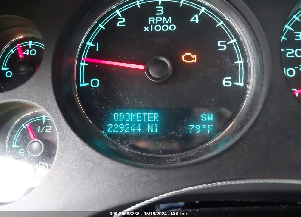 2011 CHEVROLET TAHOE LT VIN: 1GNSCBE08BR154756