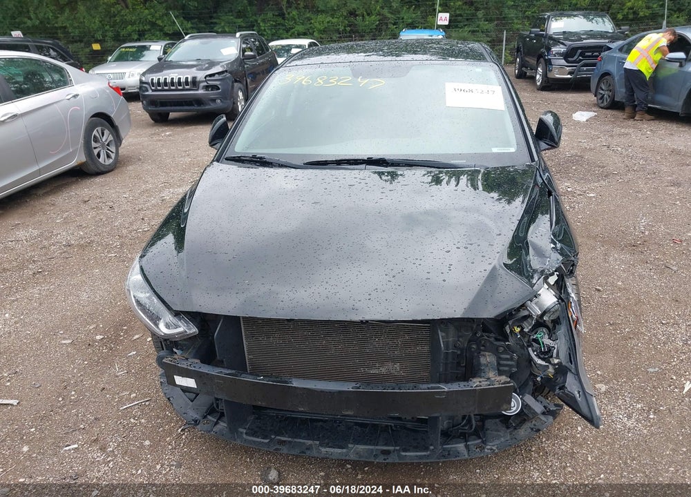 2018 HYUNDAI ELANTRA SEL VIN: 5NPD84LF1JH286561