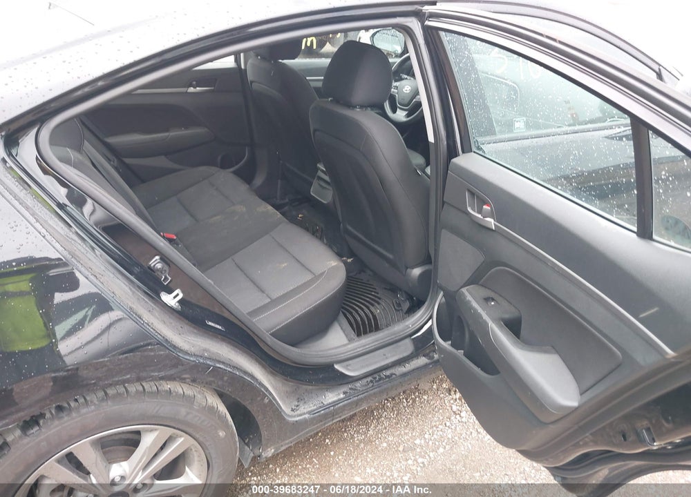 2018 HYUNDAI ELANTRA SEL VIN: 5NPD84LF1JH286561