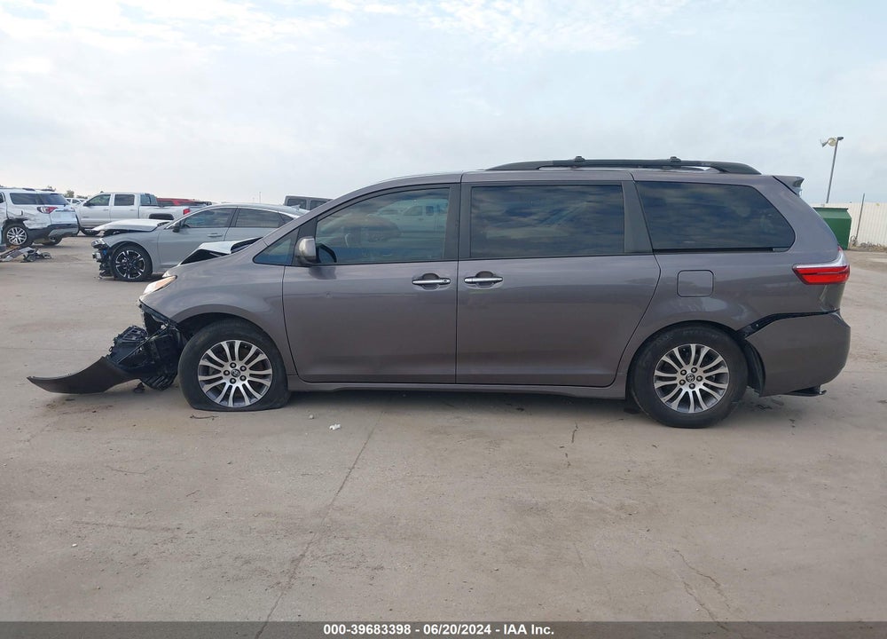 2019 TOYOTA SIENNA XLE 8 PASSENGER VIN: 5TDYZ3DC2KS995993