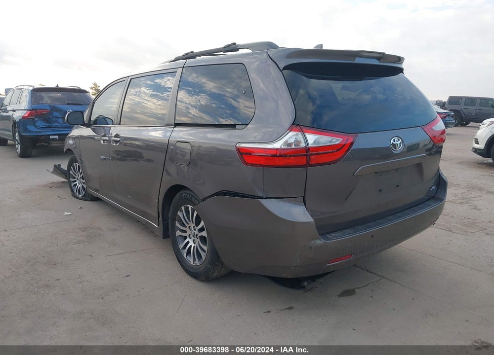 2019 TOYOTA SIENNA XLE 8 PASSENGER VIN: 5TDYZ3DC2KS995993