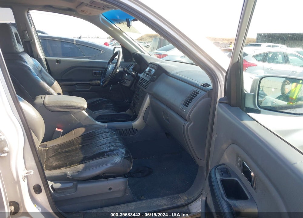 2005 HONDA PILOT EX-L VIN: 2HKYF18565H508961
