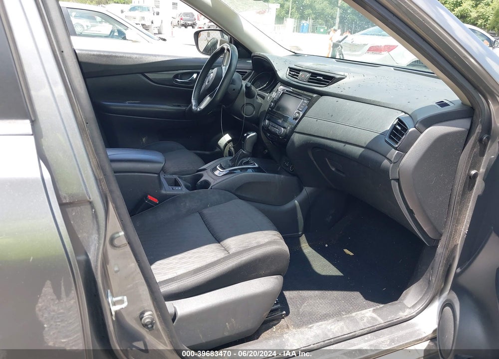 2018 NISSAN ROGUE SV VIN: KNMAT2MV5JP542670
