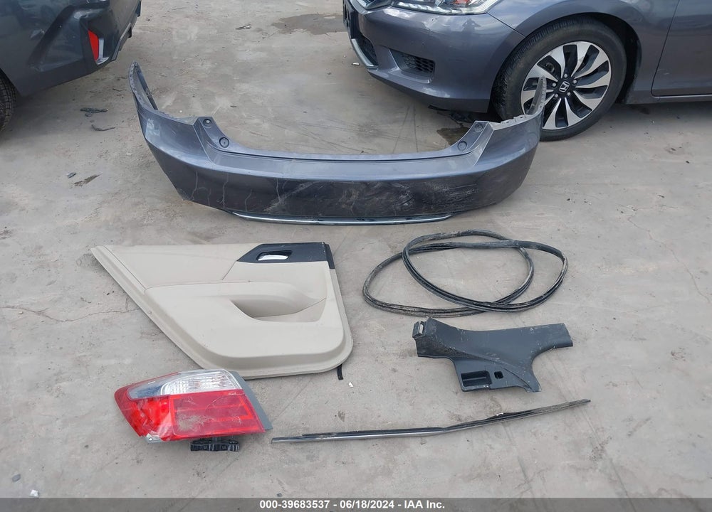 2015 HONDA ACCORD HYBRID VIN: 1HGCR6F30FA007106