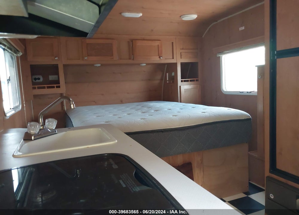 2019 RIVR RETRO 179 VIN: 59CCC2015KL000469