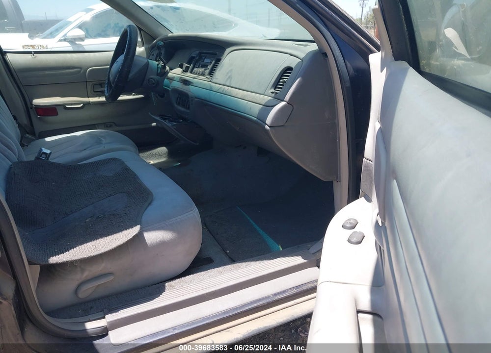 1999 FORD CROWN VICTORIA VIN: 2FAFP73W9XX106074