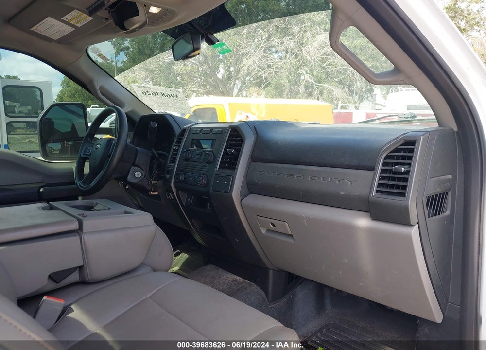 2019 FORD F-550 CHASSIS XL VIN: 1FDUF5GT4KDA14701
