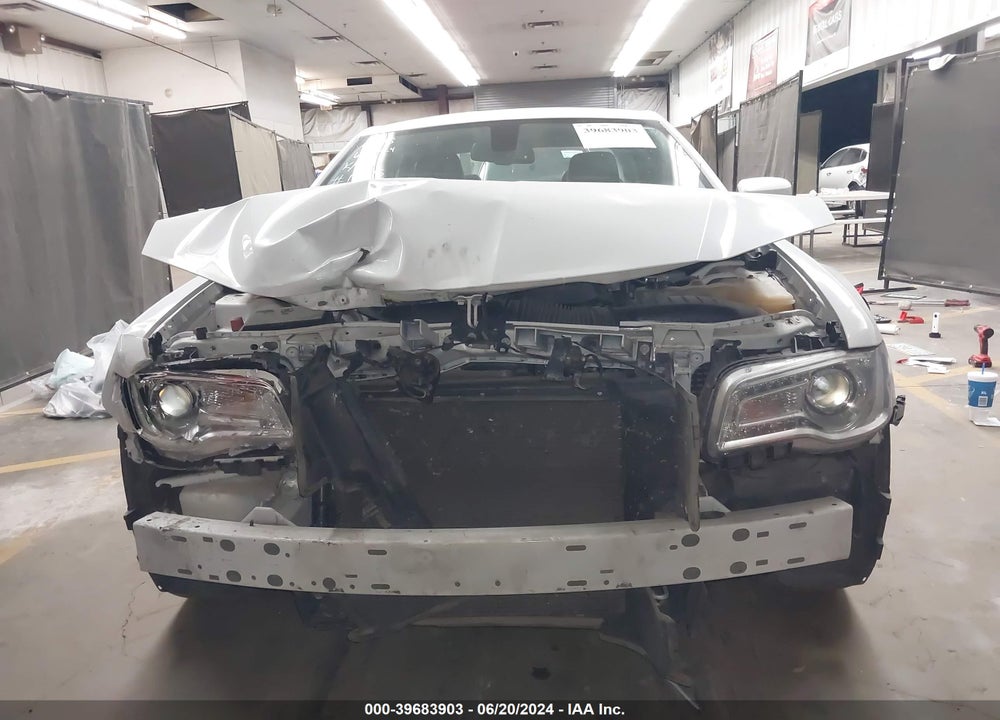 2019 CHRYSLER 300 TOURING L VIN: 2C3CCAAG9KH634304