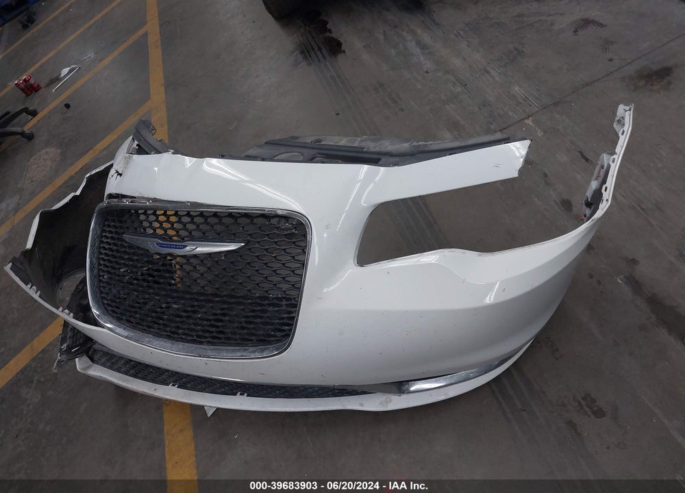 2019 CHRYSLER 300 TOURING L VIN: 2C3CCAAG9KH634304