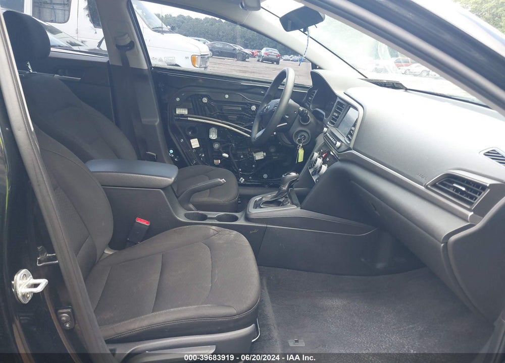 2019 HYUNDAI ELANTRA SEL VIN: 5NPD84LF9KH426048