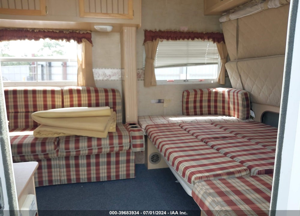 2005 JAYCO JAY FEATHER TRAVEL TRAILER VIN: 1UJBJ02K651JB0861